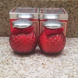 Avon Red Glass "Unforgettable" & "To A Wild Rose" Full Powder Sachets